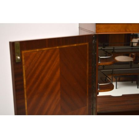 Antikes Burr Walnuss Cocktail Schrank