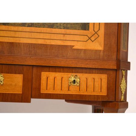 Antiker schwedischer neoklassischer Intarsien Gilt Schrank