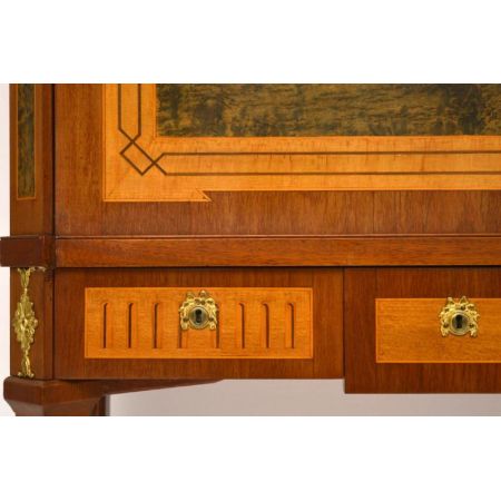 Antiker schwedischer neoklassischer Intarsien Gilt Schrank