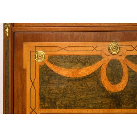 Antiker schwedischer neoklassischer Intarsien Gilt Schrank