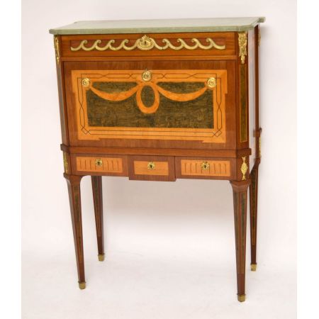 Antiker schwedischer neoklassischer Intarsien Gilt Schrank