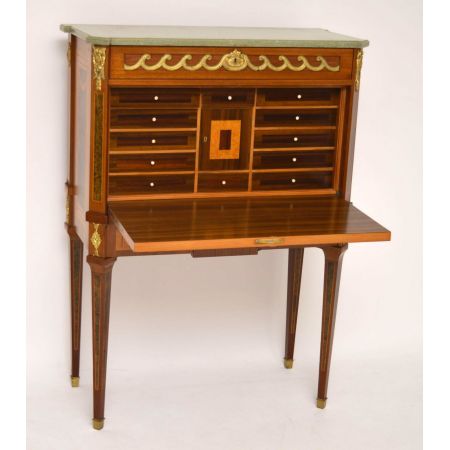 Antiker schwedischer neoklassischer Intarsien Gilt Schrank