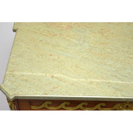 Antiker schwedischer neoklassischer Intarsien Gilt Schrank