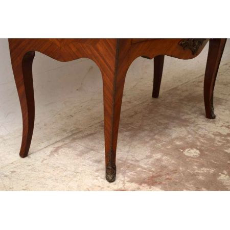  Antique Französisch Kommode mit Marketerie, Marmoroberfläche und Vergoldung