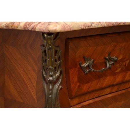  Antique Französisch Kommode mit Marketerie, Marmoroberfläche und Vergoldung