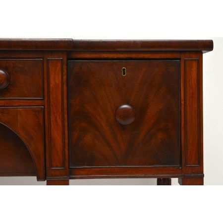Antikes „William IV“ Flamme Mahagoni Sideboard