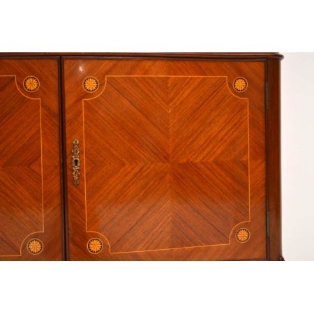 Antike französische Cocktail- Kabinett