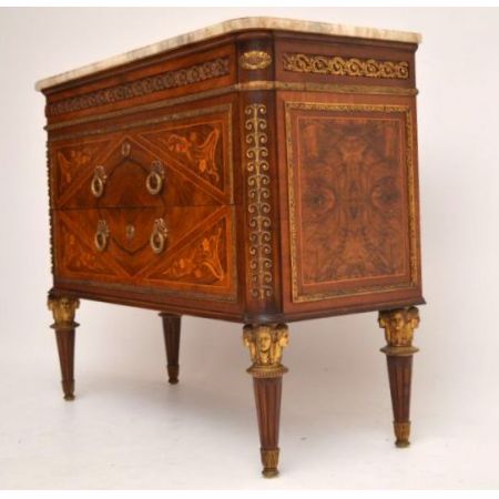 Antike französische Marmor-Nussbaum- Kommode