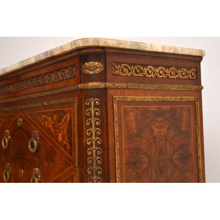 Antike französische Marmor-Nussbaum- Kommode