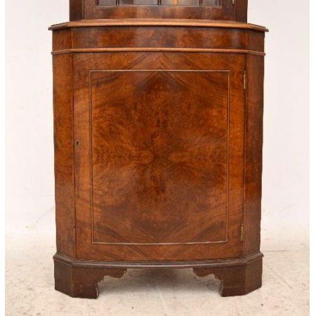 Antiikes  Georgian Stil  Nussbaum  Corner Cabinet 