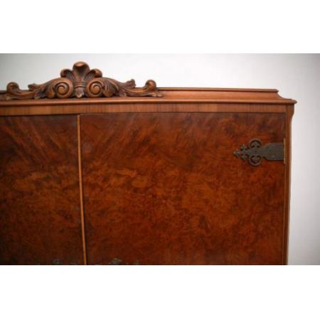 Antike  Queen Anne Style  Nussbaum  Cocktail Kabinet