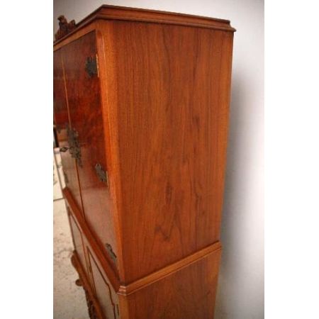 Antike  Queen Anne Style  Nussbaum  Cocktail Kabinet