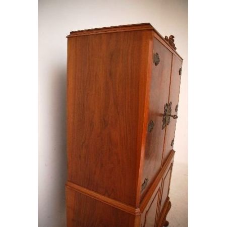 Antike  Queen Anne Style  Nussbaum  Cocktail Kabinet