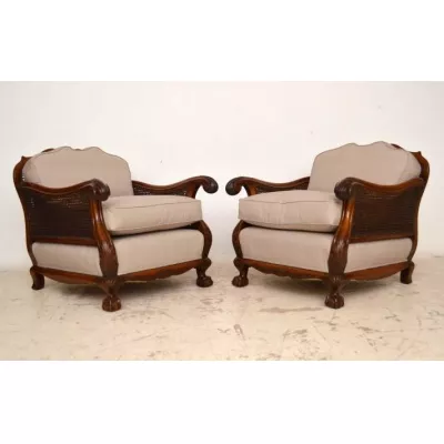 Antike Bergère Sessel aus Nussbaum