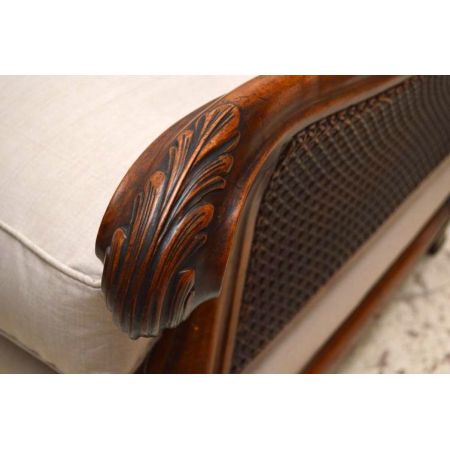 Antike Bergère Sessel aus Nussbaum