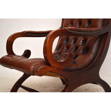 Paar Antiker Ledersessel mit Deep Buttons Sessel aus Leder