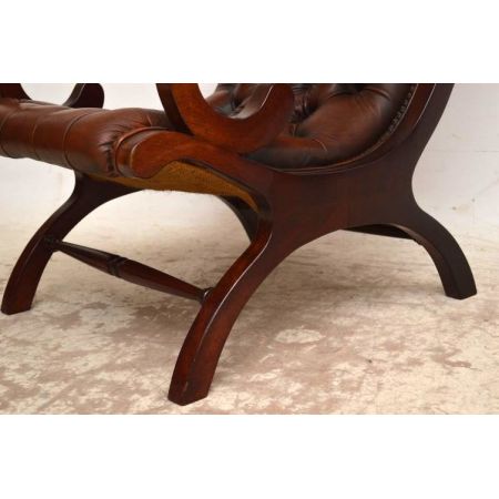 Paar Antiker Ledersessel mit Deep Buttons Sessel aus Leder