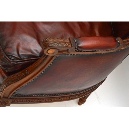 Ein Paar antike geschnitzte Nussbaum - Leder Sessel