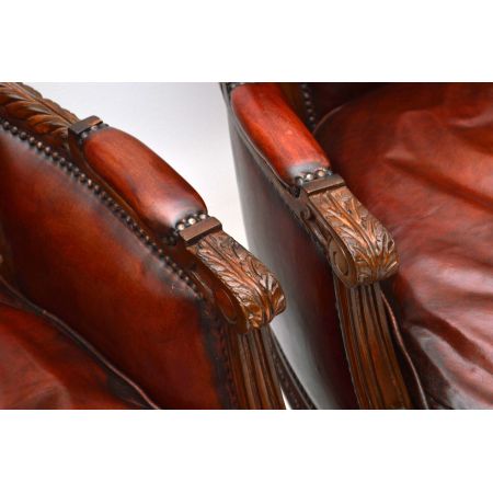 Ein Paar antike geschnitzte Nussbaum - Leder Sessel