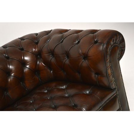 Antikes tief geknöpftes Ledersofa Chesterfield