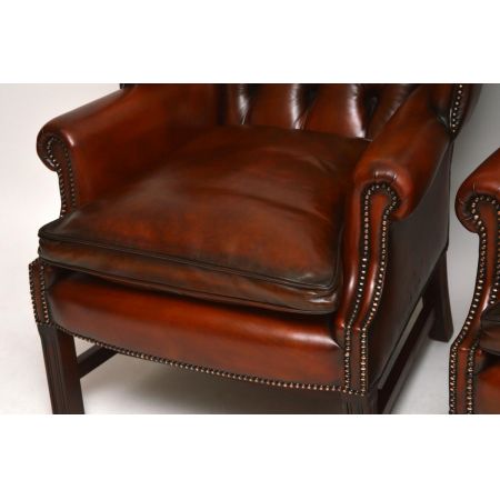 Ein Paar antiker Leder-Ohren Sessel