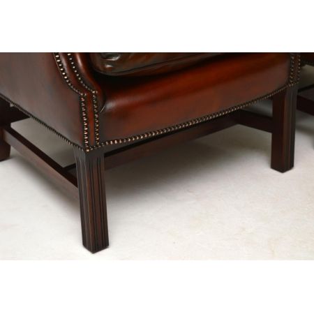 Ein Paar antiker Leder-Ohren Sessel