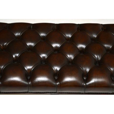 Tief geknöpfte Leder Hocker aus Mahagoni