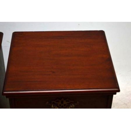 Antike Nachtschränke schönes Paar Mahagoni 