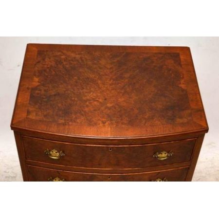 Kleine Antike Kommode  mit 4 schubladen 