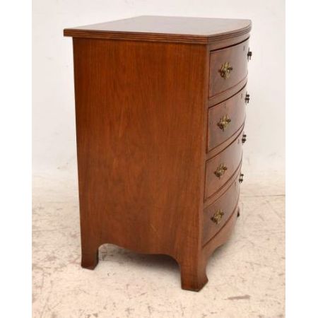 Kleine Antike Kommode  mit 4 schubladen 