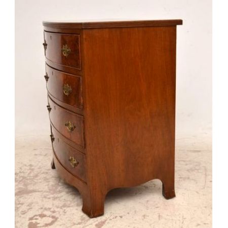 Kleine Antike Kommode  mit 4 schubladen 