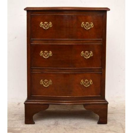 Antike kleine Kommode aus Mahagoni