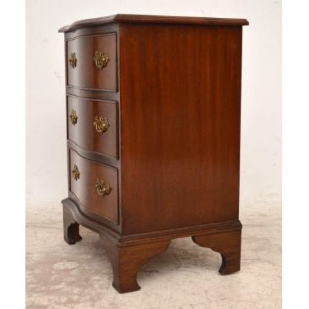 Antike kleine Kommode aus Mahagoni