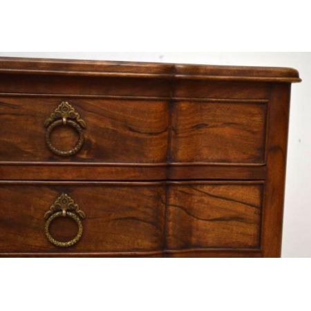 Ungewöhnliche Nussbaum Kommode im Quene Anne Stil 