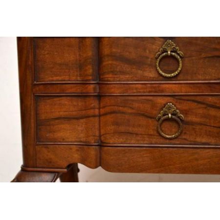 Ungewöhnliche Nussbaum Kommode im Quene Anne Stil 