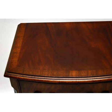 Antike Kommode "Flamme" Mahagoni Kommode mit Messinggriffen Wohnzimmer Kommode