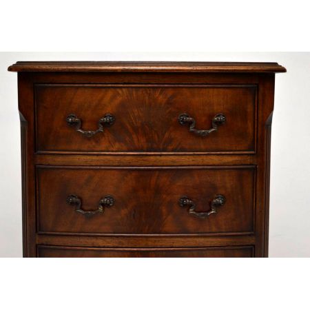 Antike Kommode "Flamme" Mahagoni Kommode mit Messinggriffen Wohnzimmer Kommode