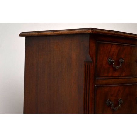 Antike Kommode "Flamme" Mahagoni Kommode mit Messinggriffen Wohnzimmer Kommode