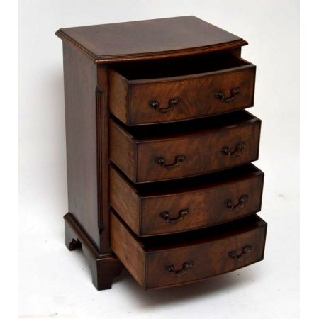 Antike Kommode "Flamme" Mahagoni Kommode mit Messinggriffen Wohnzimmer Kommode