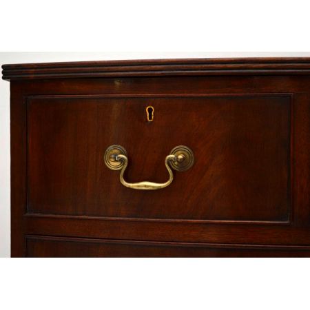 Kleine antike Bow Front Kommode