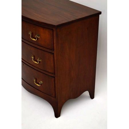 Kleine antike Bow Front Kommode