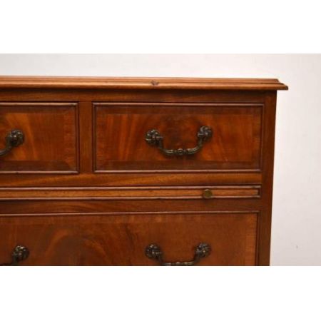 Chest on chest  Kommode    igeorgianischen Stil