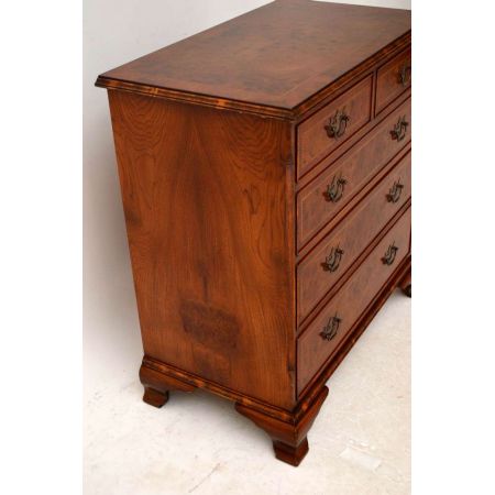 Schubladenkommode aus Nussbaum Antike Kommode Holz Kommode