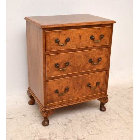 Nussbaum Kommode sehr schön erhalten 