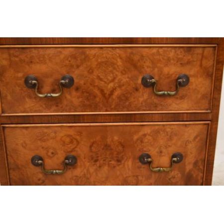 Nussbaum Kommode sehr schön erhalten 