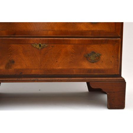 Nussbaum Kommode Bachelor antik