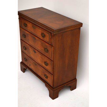 Nussbaum Kommode Bachelor antik