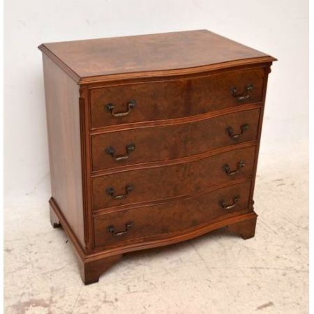 Nussbaum Kommode  handpoliert gut erhalten 