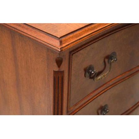 Nussbaum Kommode  handpoliert gut erhalten 