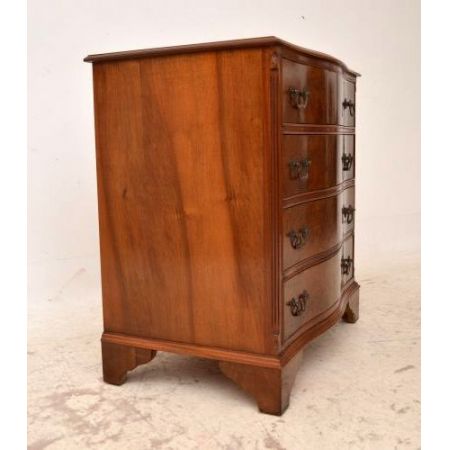 Nussbaum Kommode  handpoliert gut erhalten 